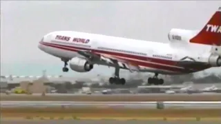 TWA Lockheed L 1011 land at LAX Airport