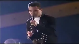 Amigos 1995 | Zezé Di Camargo & Luciano cantam "Pão de Mel" na REDE GLOBO em 23/12/1995