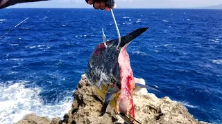 FISHING IN A VERY DANGEROUS FISHING SPOT!