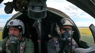 Відео з кабіни бомбардувальника Су-24м Повітряних Сил ЗСУ