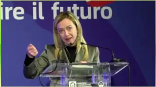 Meloni: Ora in diretta da Bari per l’evento “Europa e territori: conoscere per costruire il futuro.”