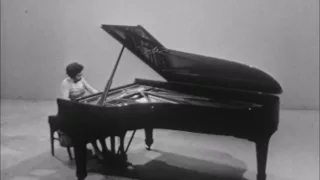 VIDEO: Alicia de Larrocha plays Albéniz, Granados and de Falla (1962)