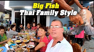 A Huge Mekong Fish and A Huge Meal, Isaan Family Style.