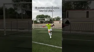 El portero que no sabe usar los pies⚽️  #shorts #viral