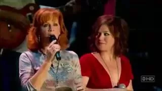 Reba McEntire, Kelly Clarkson - Because Of You (Live CMA Music Fest)