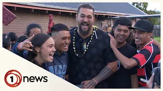 Jason Momoa welcomed to Auckland marae during visit to NZ |1News