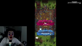 акума играет в clash royale