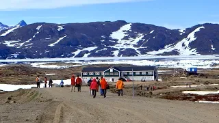 北極圈格陵蘭庫魯蘇克 - 從機場徒步到旅館 Hike from the airport to the only hotel on the island, Kurusuk (Greenland)