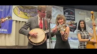 Shuckin' The 🌽  / Tennessee Bluegrass Band