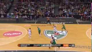 Kevin Pangos goes in full speed to end the first half against Galatasaray