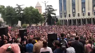 protest at Tbilisi parliament building after police raid in Bassiani (12 may