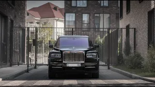 ЧЁРНЫЙ ROLLS ROYCE CULLINAN: Как выглядят полмиллиона долларов на колесах?