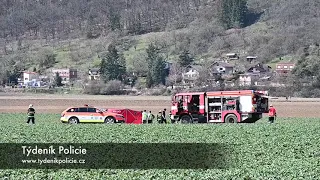 ZÁCHRANÁŘI NA MÍSTĚ PÁDU VRTULNÍKU V DOBŘICHOVICÍCH