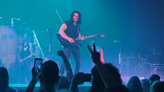 Alice Cooper "He's Back (The Mdn Behind The Mask)" Live