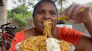 ALMOÇO DE HOJE AQUI NA ROÇA MACARRÃO COM SARDINHA MAIONESE E KETCHUP/ MUKBANG