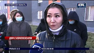 Жители ЖК под Алматы используют газовые баллоны прямо в квартирах