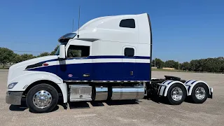 SOLD SOLD SOLD 2022 Peterbilt Custom 579 Ultraloft X15 18 Speed tons of custom touches