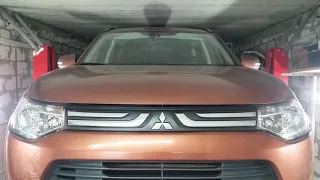 Mitsubishi Outlander  III  2013 год 2,0 бензин. Замена масла в вариаторе.