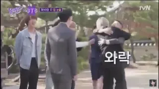 [ ENG SUB]JUNGKOOK hugging the MC Jo Seho who refused his burgers!