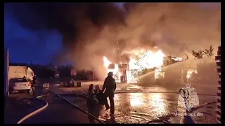 Крупный пожар в Екатеринбурге - горят поддоны