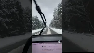 На Тесле зимой без автопилота по трассе Tesla Model 3 winter use