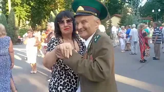 Ой рябинушка  рябина раскудрявый мой цветок!!!💃🌹Танцы в парке Горького!!!💃🌹Харьков 2021