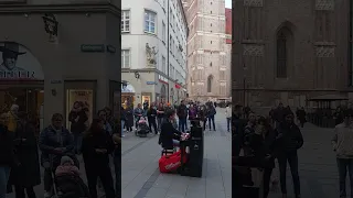 Nice evening, .. a piano show @Marienplatz