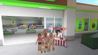 My Family's VALENTINES DAY! *WHOLE DAY ROUTINE* Bloxburg Role-play w/ Voice