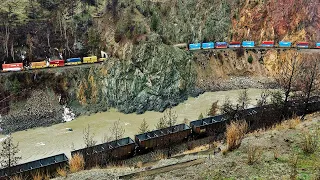 BUSY TRAIN MEET IN THE THOMPSON CANYON Thru Tunnels Curves & More!