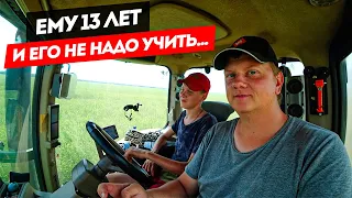 Я отдыхаю, а напарник Пашка ровняет грунтовку, на тракторе John Deere 8335r.🚜