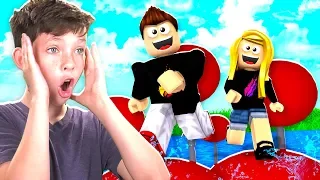 FUNNIEST ROBLOX FAMILY WIPEOUT CHALLENGE vs MY WIFE AND LITTLE BROTHER!