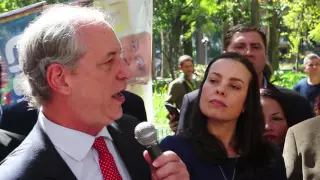 Ciro Gomes discursa no aniversário da morte de Getúlio