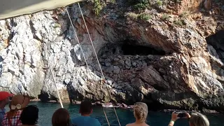 Алания Пиратская яхта прыхки со скалы