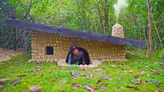 Girl Live Off Grid, Built a Dugout Underground House to Stay Alone in the Wild