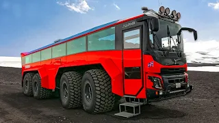 MODERNE OFF-ROAD LKW UND BUSSE