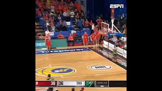 Perth Wildcats Todd Blanchfield INSANE full court shot VS Jackjumpers