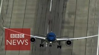 Boeing 787: Near-vertical take-off - BBC News