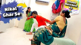 Peeke Aaya Prank On Family 😱