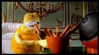 Musicless Musicvideo / MR. OIZO - Flat Beat