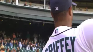 Teammates, Legends Share Stories on Ken Griffey Jr.