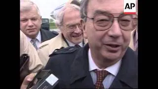 Luxembourg - Primakov arrives for NATO talks