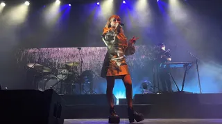 Chvrches (Live) - Leave a Trace (Pittsburgh, PA - Stage AE) (11/22/2021)