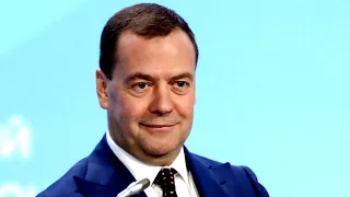 КАРЛИК В СИБИРИ | Как Медведев на неделе ТУСОВАЛСЯ