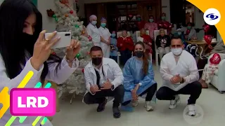 La Red: Así fue la emotiva visita navideña de famosos cantantes a un hogar geriátrico - Caracol Tv