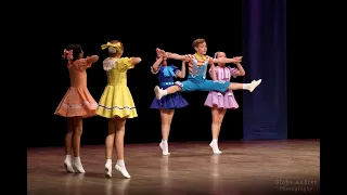 "Леденцы", ансамбль "Школьные годы". "Lollipops", the ensemble "School years"