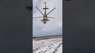 Украинские вертушки Ми-8 и Ми-24 "Крокодил".