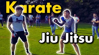 Jiu Jitsu Fighter VS Karate Fighter