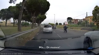 I pericoli delle strade italiane: Truffa, furto o aggressione? Ripresa dashcam.