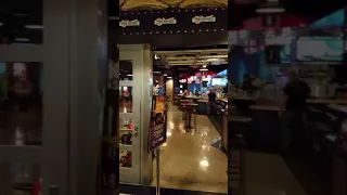 How to go eat at Toby Keith's I Love This Bar Vegas