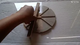 GLASS CUTTER USING OF ELLIPTICAL TRAMMEL MECHANISM.